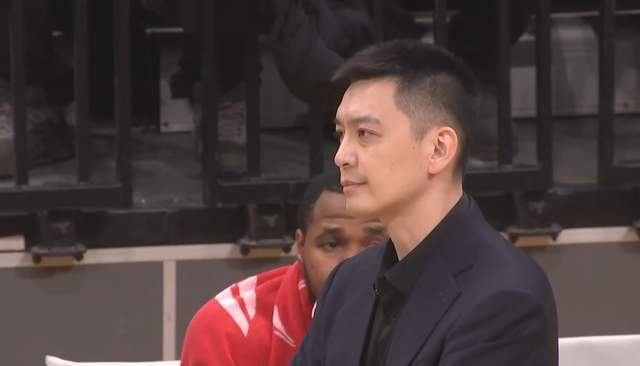 九游-真不手软！高诗岩末节12分浇灭旧主，赵继伟12+7+6怒了，杨鸣无助